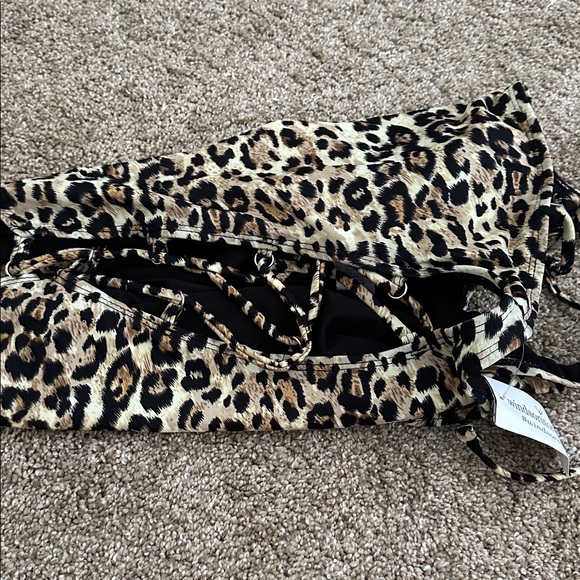 Leopard Print Swimsuit - Picture 5 of 6